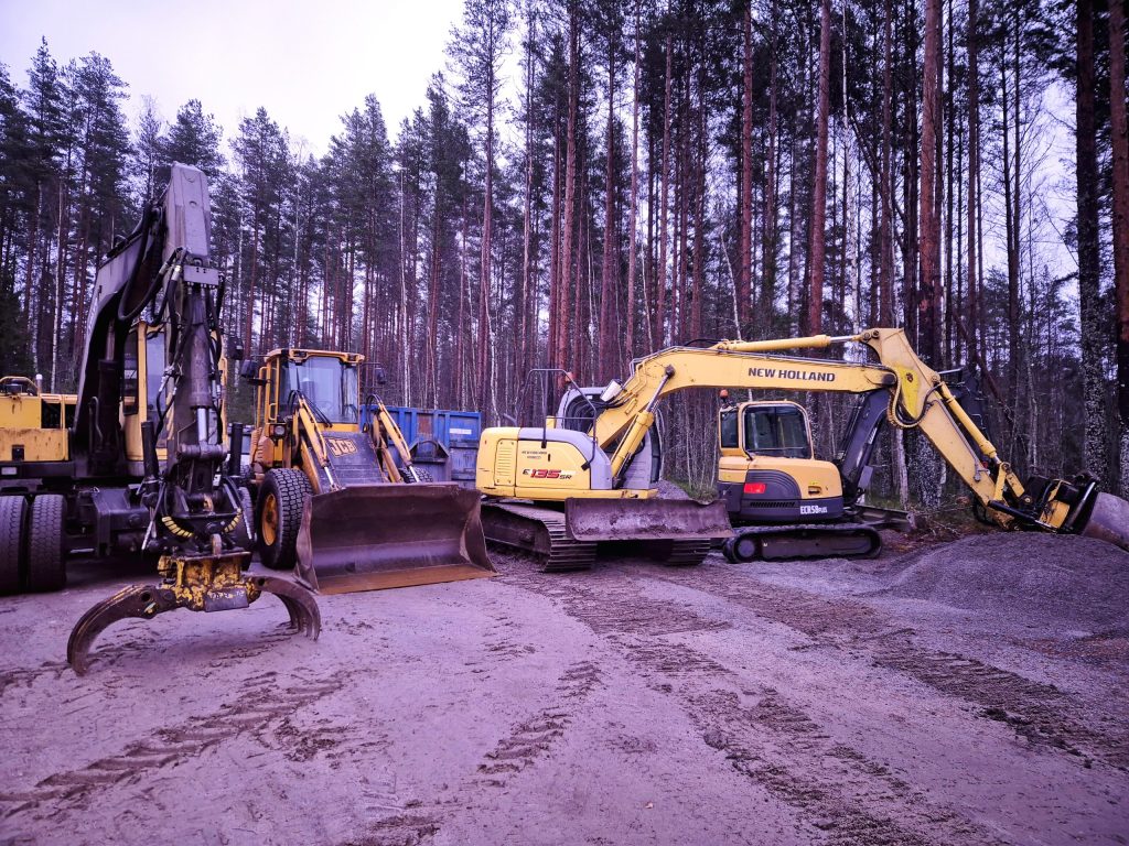 konetyot-maanrakennus-teiden-pihojen-kunnossapito-auraus-puumala-ruokolahti