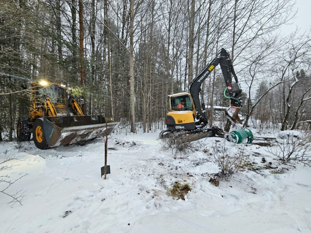konetyot-maanrakennus-teiden-pihojen-kunnossapito-auraus-puumala-ruokolahti-4
